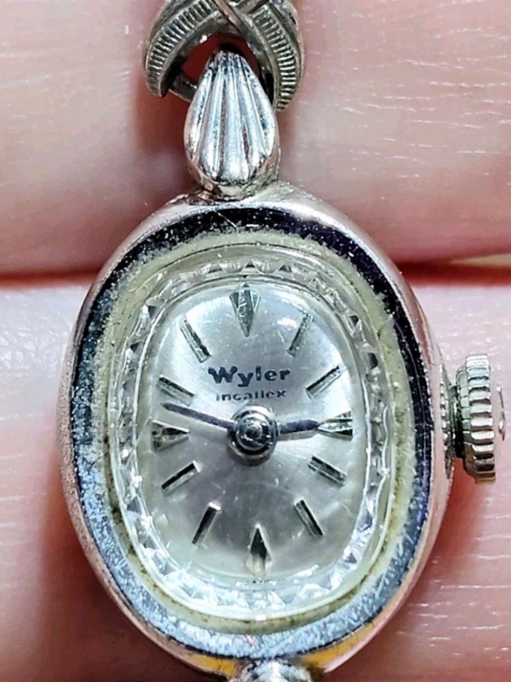 Vintage Wyler Women's Wrist Watch, Oval, Silver Tone Delicate. Not Working